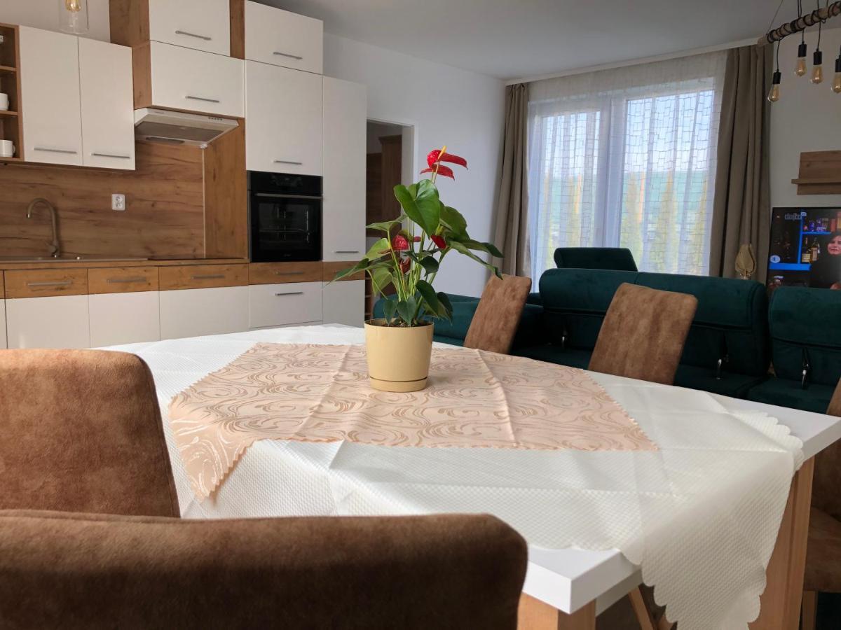 Tatra Billetee Apartman S Luxusnym Vyhladom Na Vysoketatry A Sukromnym Wellness Попрад Екстериор снимка