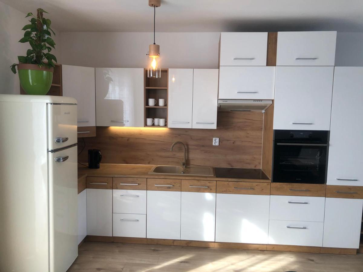 Tatra Billetee Apartman S Luxusnym Vyhladom Na Vysoketatry A Sukromnym Wellness Попрад Екстериор снимка
